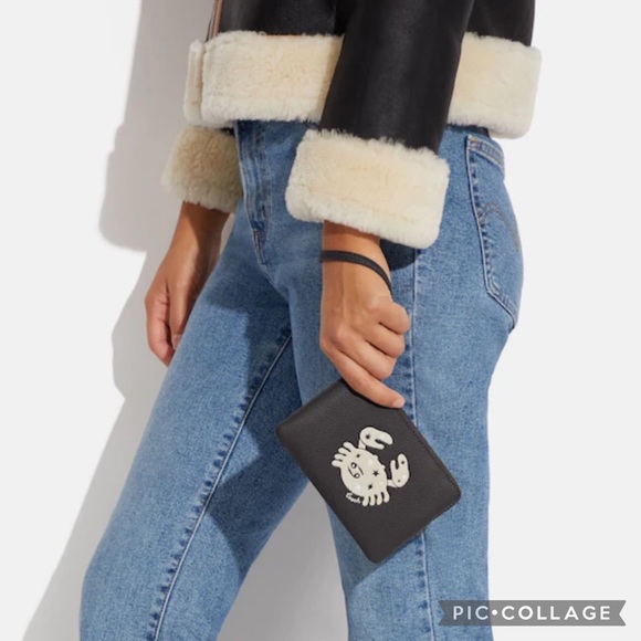 Coach Corner Zip Wristlet with Cancer βοΈ New - Picture 4 of 7